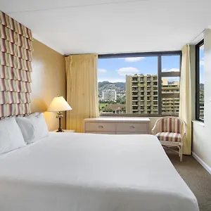 Construction Special At The Waikiki Banyan Free Parking And Wifi Honolulu